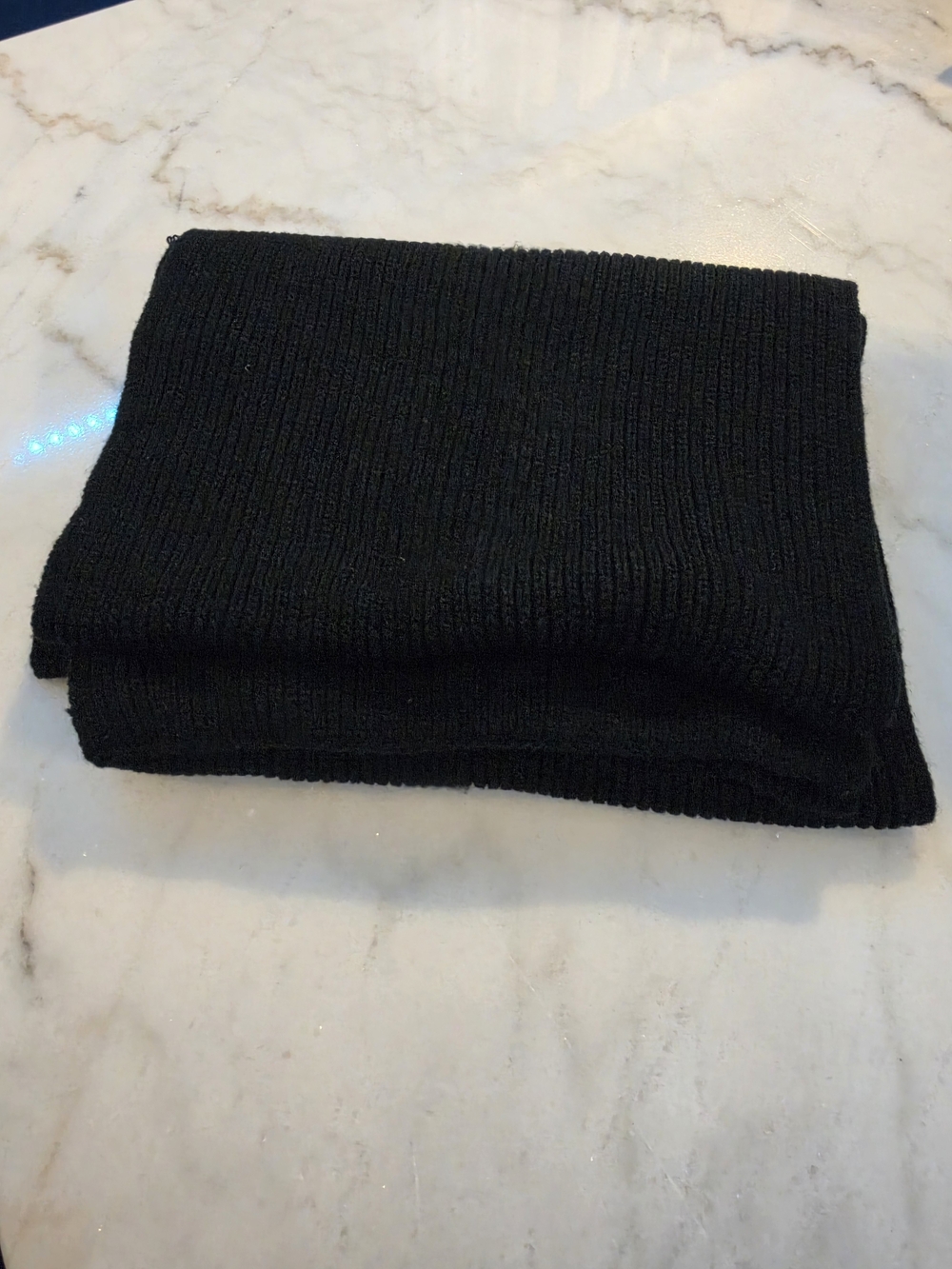 Men's Black Ribbed Knit Scarf - Versatile Winter Accessory